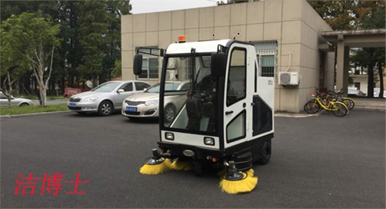 潔博士電動(dòng)掃地車 潔博士電動(dòng)掃地車