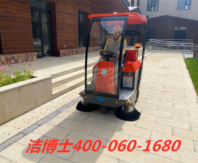 潔博士駕駛掃地機(jī)客戶案例-張家口密苑裕林物業(yè)服務(wù)有限公司 潔博士駕駛掃地機(jī)客戶案例-張家口密苑裕林物業(yè)服務(wù)有限公司
